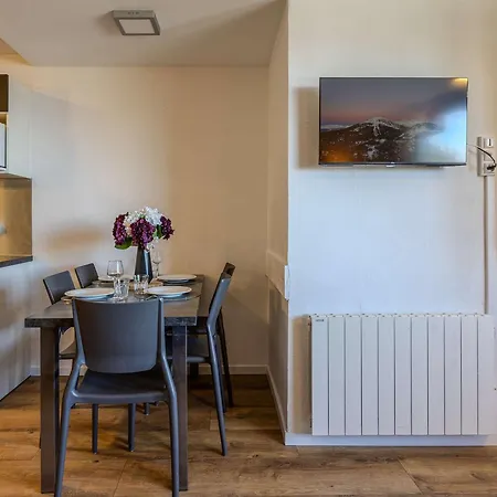 Rénové, Emplacement Idéal - 6 Pers. - Fr-1-885-71 Appartement