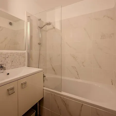 Appartement Rénové, Emplacement Idéal - 6 Pers. - Fr-1-885-71 *